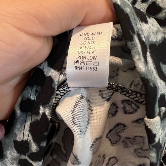 NWT Active USA Size Small Black and White Leopard Romper Spaghetti straps - Picture 11 of 11